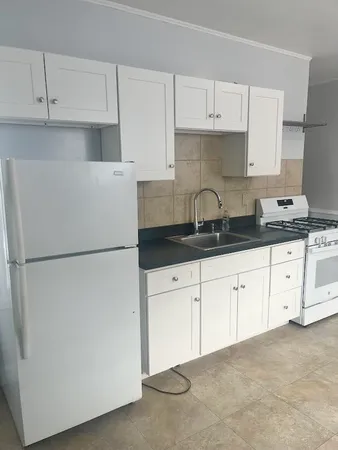 $2,200 | 9 Sherman Street, Newport, RI 02840