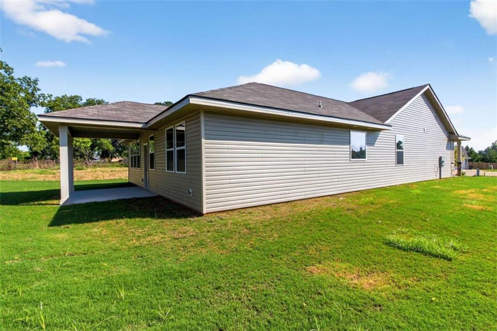 103 Gnome Court Perry, GA 31069 - Photo 5 of 30 a view of a house with a yard