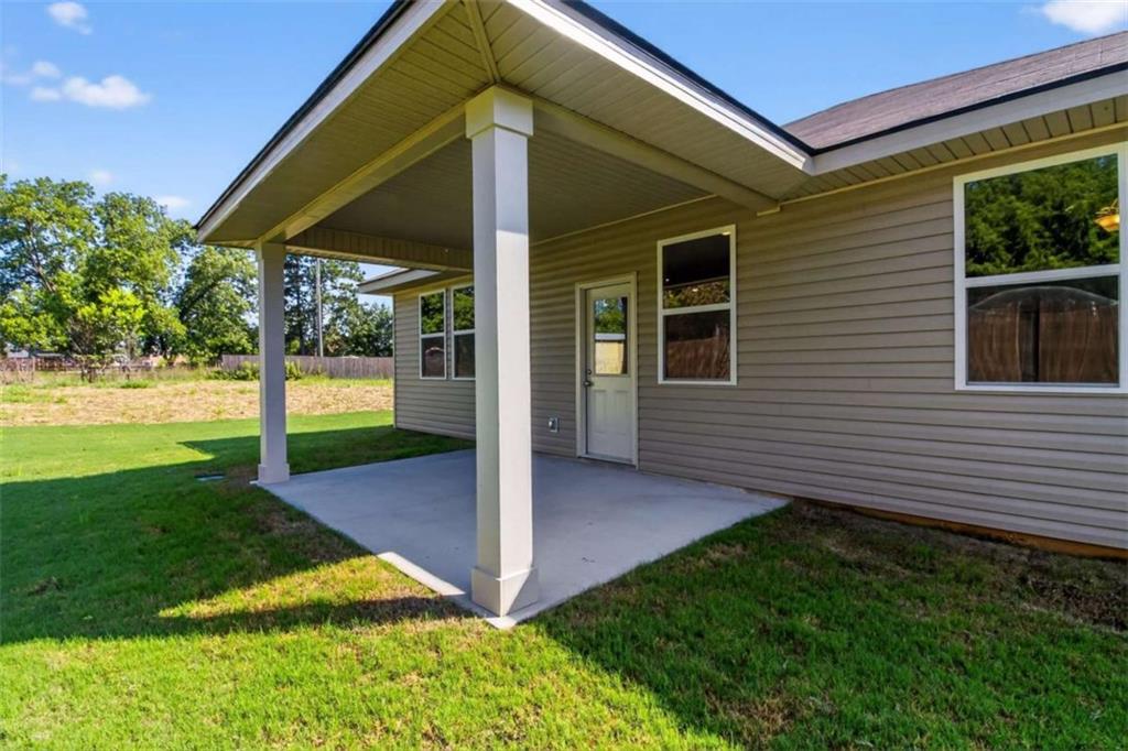 103 Gnome Court Perry, GA 31069 - Photo 6 of 30 a view of a back yard of the house