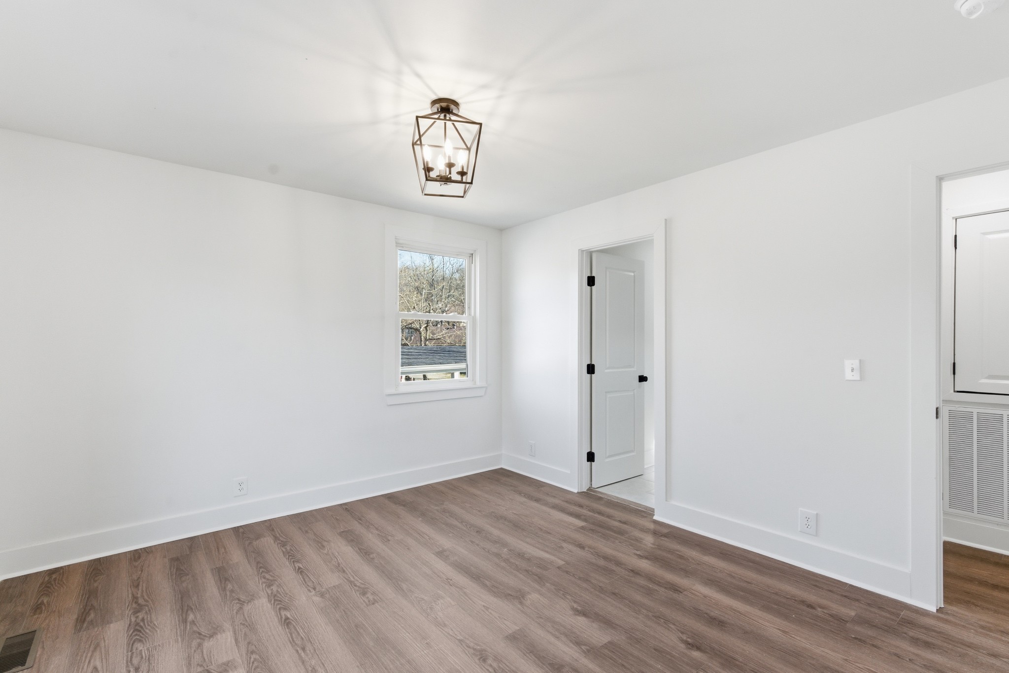 206 New Sawyer Brown Road Nashville, TN 37221 - Photo 20 of 46 an empty room with a window