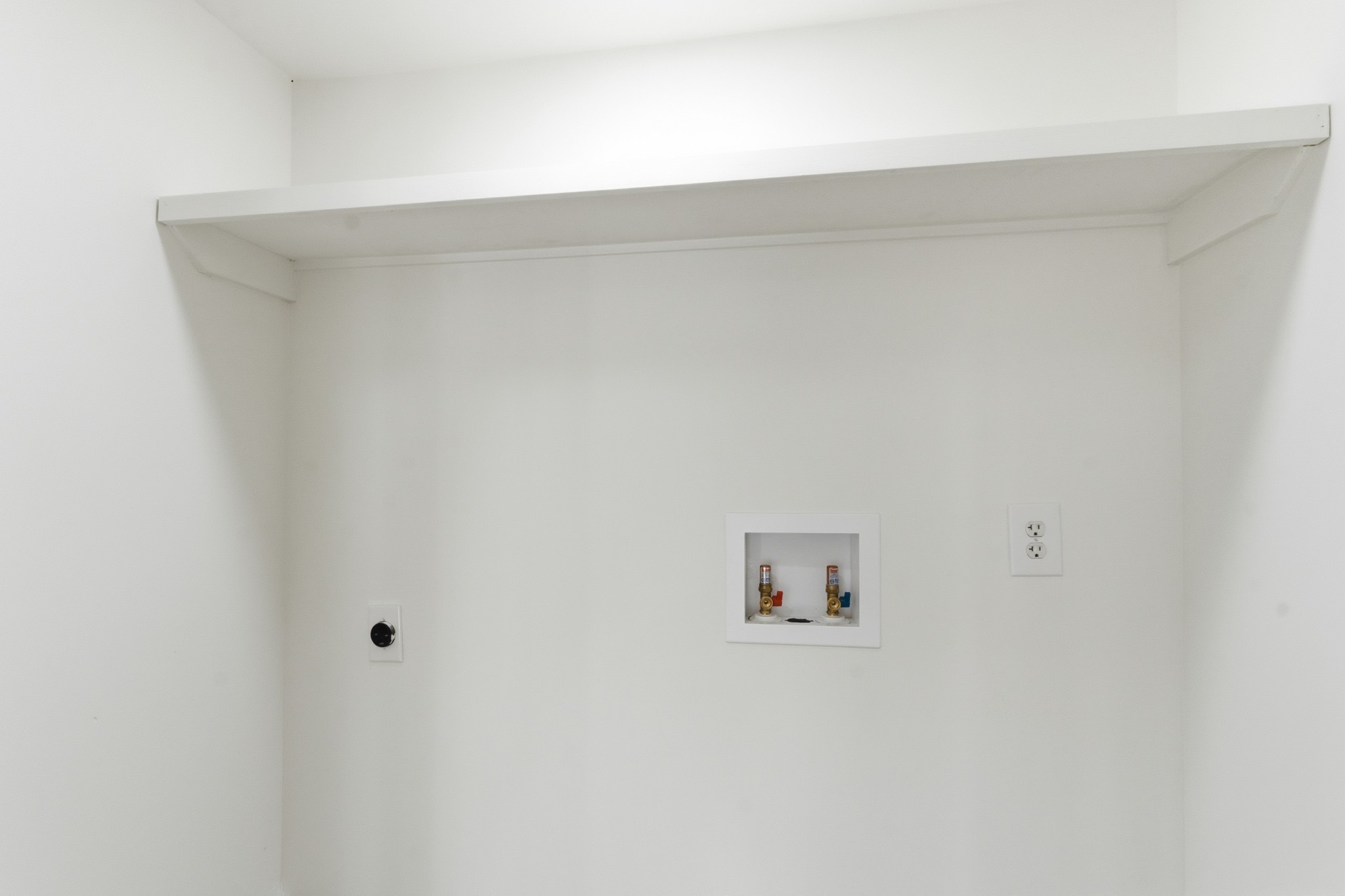 206 New Sawyer Brown Road Nashville, TN 37221 - Photo 32 of 46 a close up of a wall