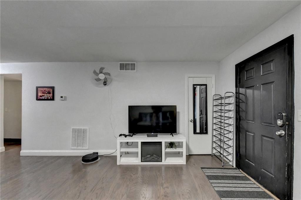 3071 Colonial Way, Unit J Atlanta, GA 30341 - Photo 11 of 36