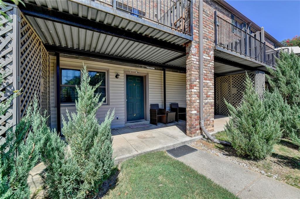 3071 Colonial Way, Unit J Atlanta, GA 30341 - Photo 3 of 36