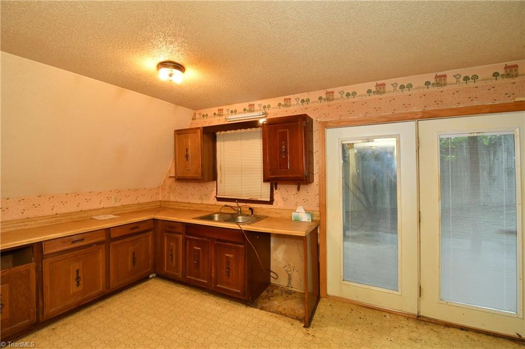 324 James Road Clemmons, NC 27012 - Photo 3 of 15 Gallery Image 3