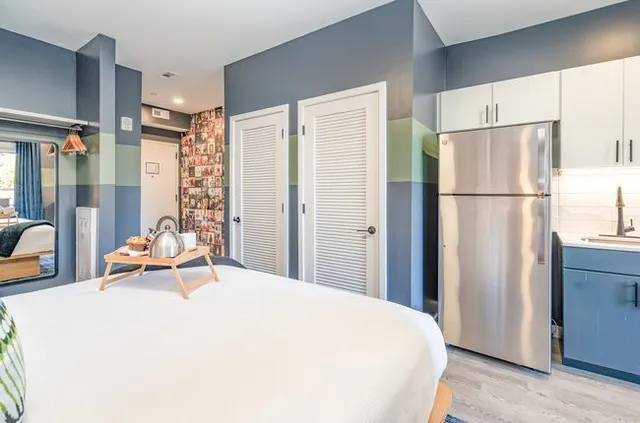 $399,900 | 50 Music Square West, Unit 220, Nashville, TN 37203