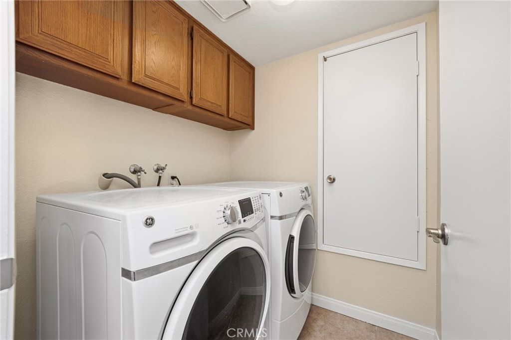 1008 Alpine Court Redlands, CA 92374 - Photo 18 of 66 Laundry room