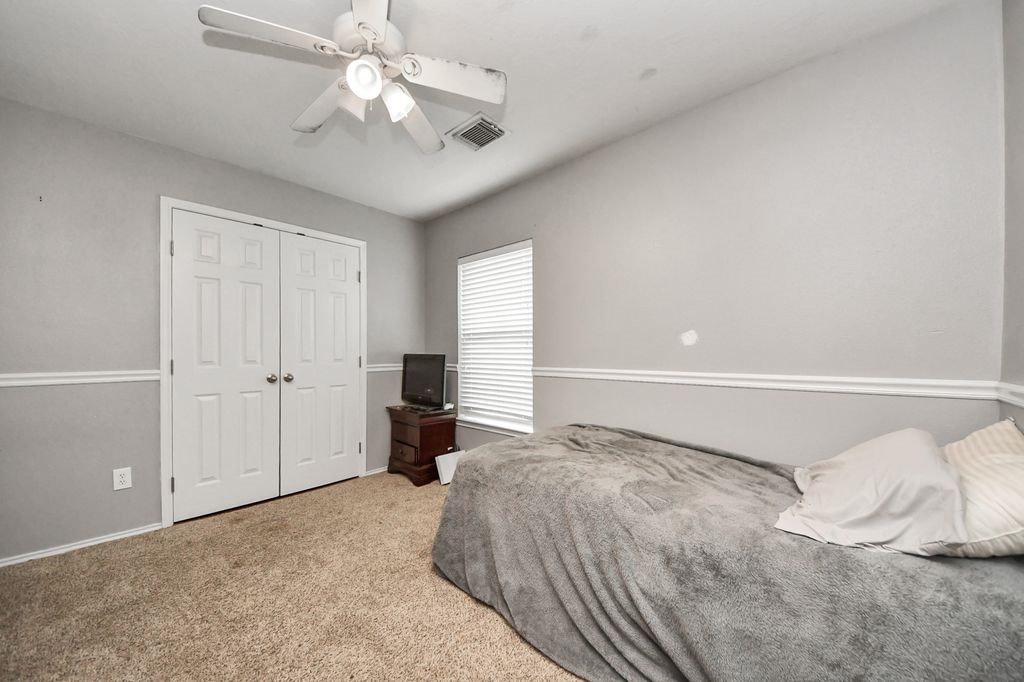 137 Rustic Colony Lane Dickinson, TX 77539 - Photo 10 of 13