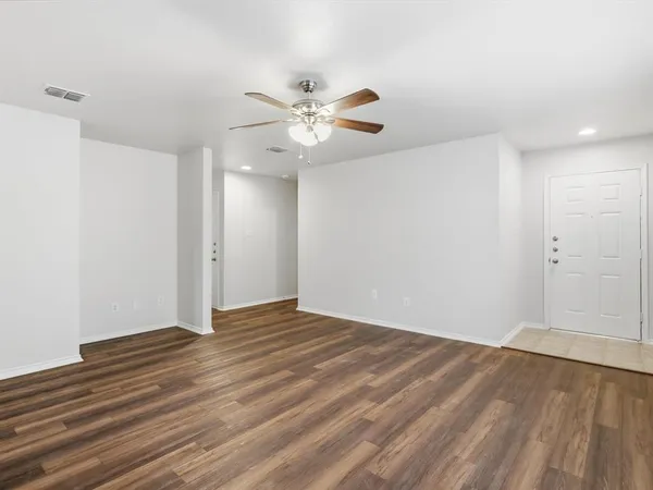 $262,500 | 1132 Boxwood Drive, Crowley, TX 76036