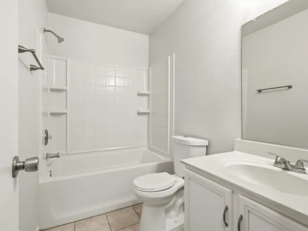 $262,500 | 1132 Boxwood Drive, Crowley, TX 76036