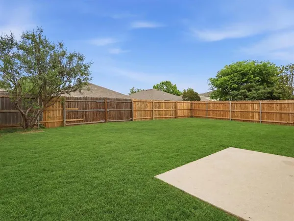 $262,500 | 1132 Boxwood Drive, Crowley, TX 76036