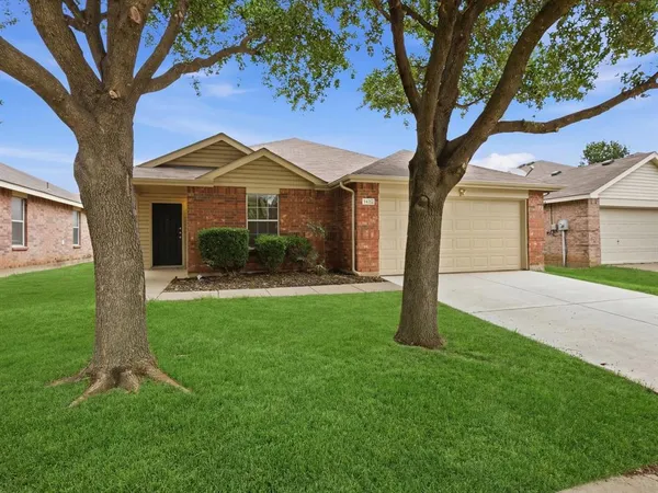$262,500 | 1132 Boxwood Drive, Crowley, TX 76036