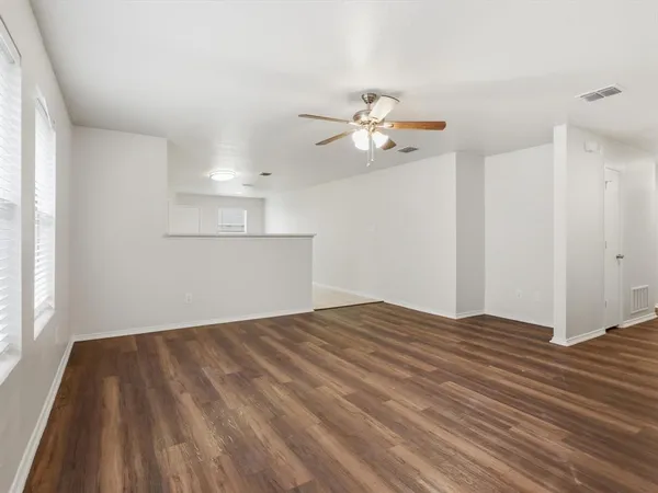 $262,500 | 1132 Boxwood Drive, Crowley, TX 76036