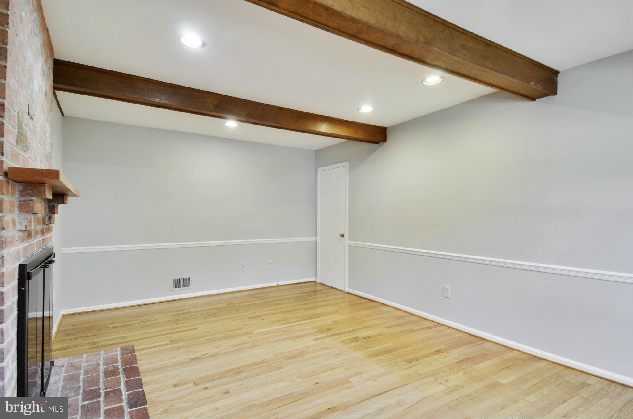 19 Treworthy Road Gaithersburg, MD 20878 - Photo 11 of 30 Family Room