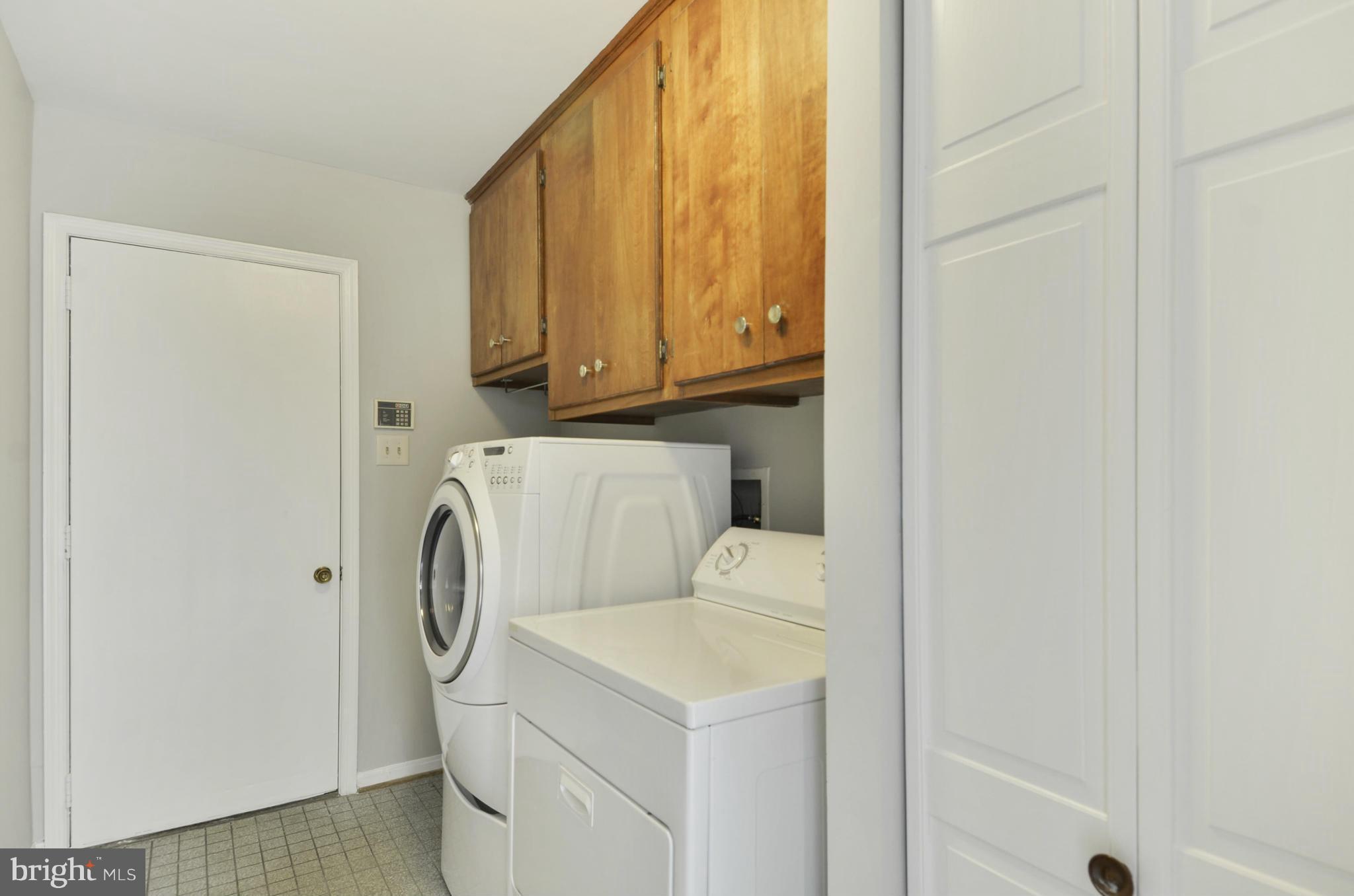 19 Treworthy Road Gaithersburg, MD 20878 - Photo 12 of 30 Laundry Room