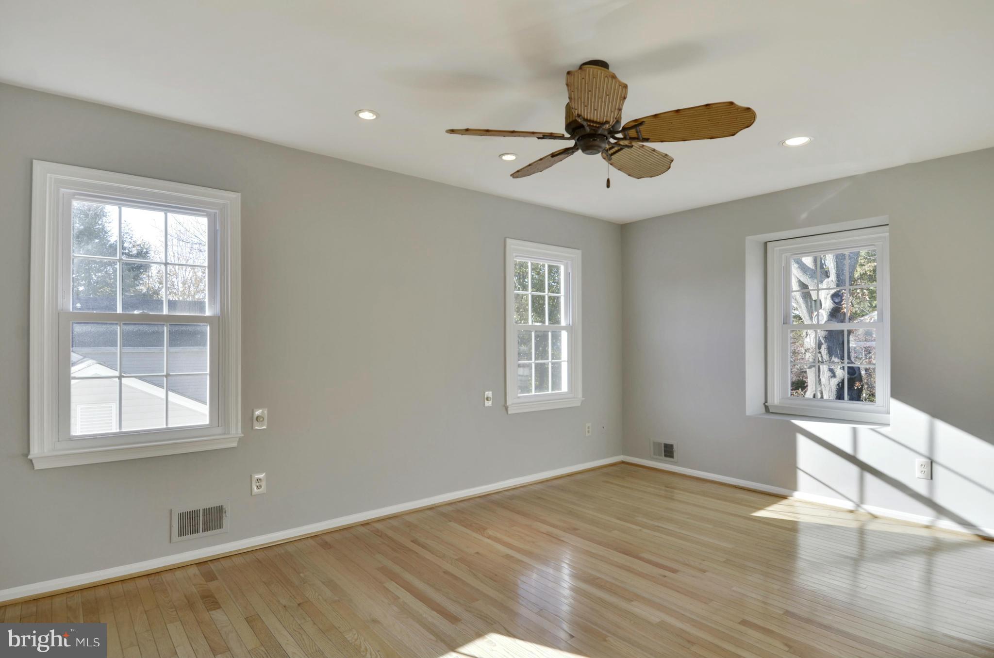 19 Treworthy Road Gaithersburg, MD 20878 - Photo 13 of 30 Master Bedroom