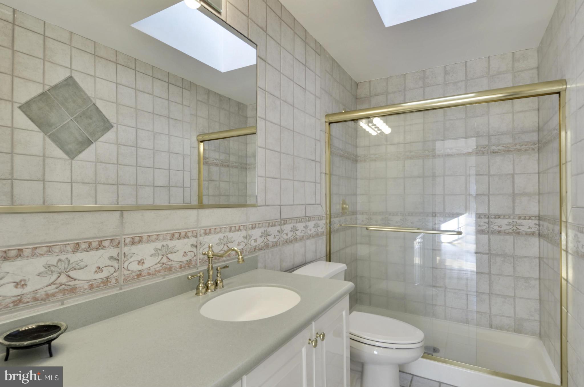19 Treworthy Road Gaithersburg, MD 20878 - Photo 15 of 30 Master Bathroom