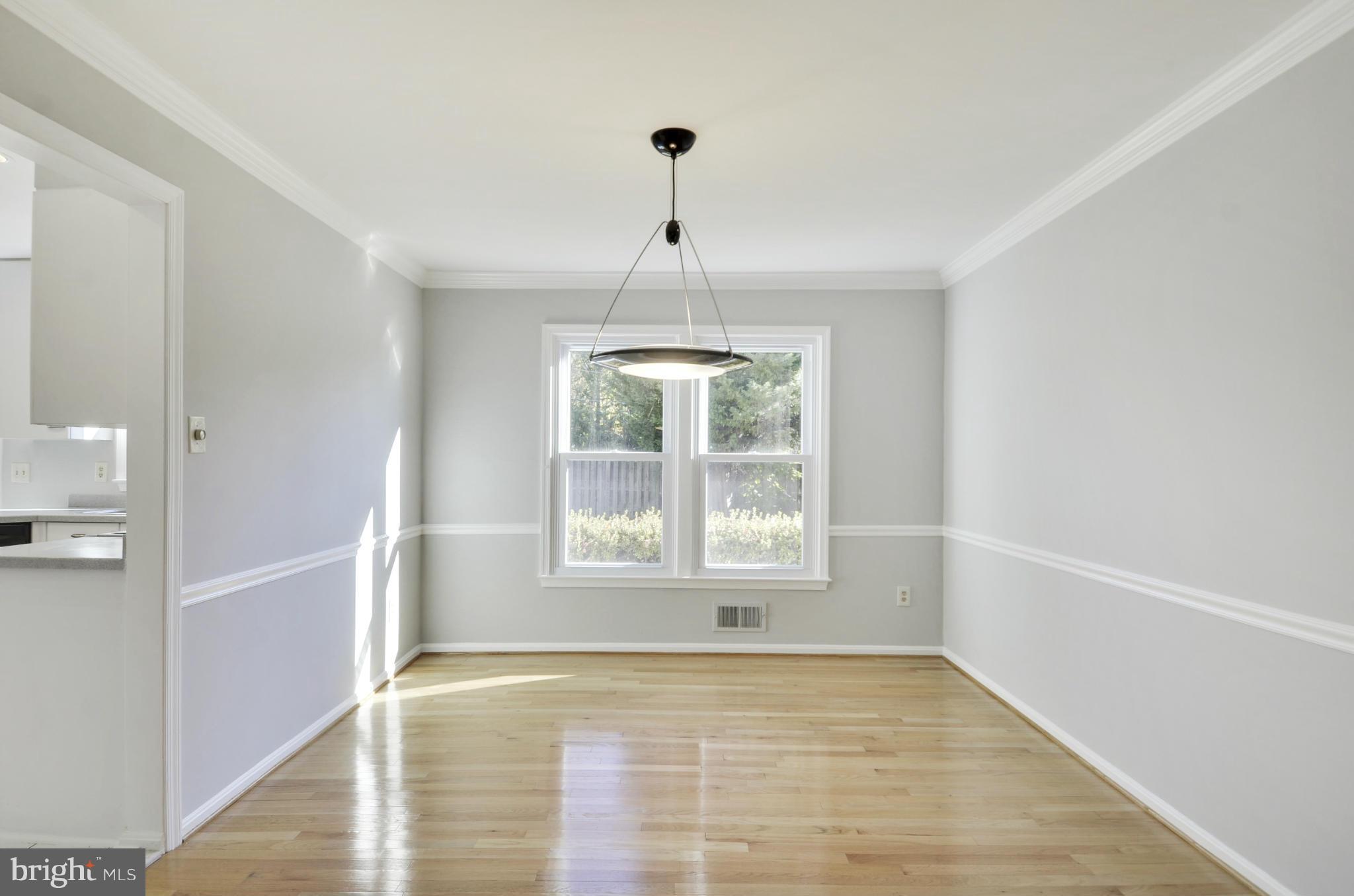 19 Treworthy Road Gaithersburg, MD 20878 - Photo 5 of 30 Dining Room