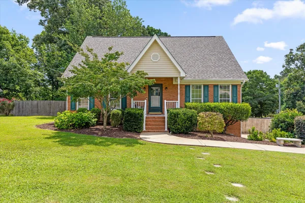 $414,900 | 1140 Woodsage Drive, Soddy-Daisy, TN 37379