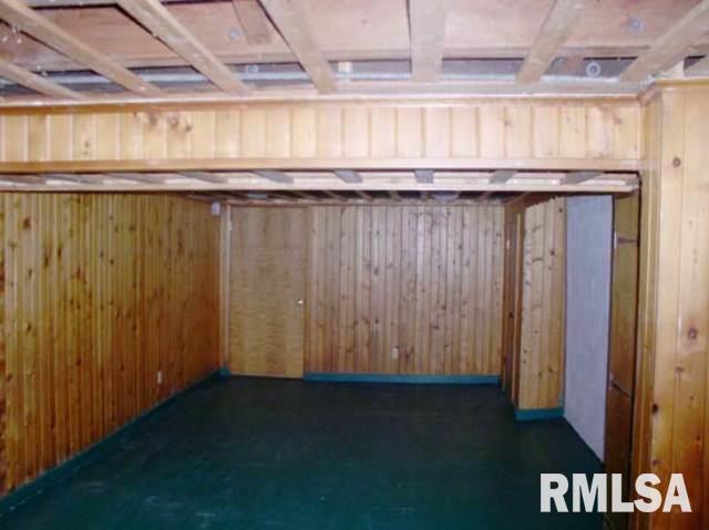 3412 Middle Road Davenport, IA 52803 - Photo 4 of 5 Gallery Image 4