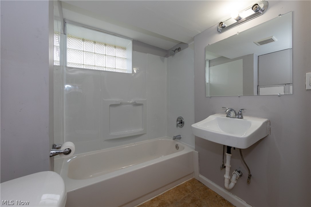 1408 Gordon Road Cleveland, OH 44124 - Photo 24 of 30