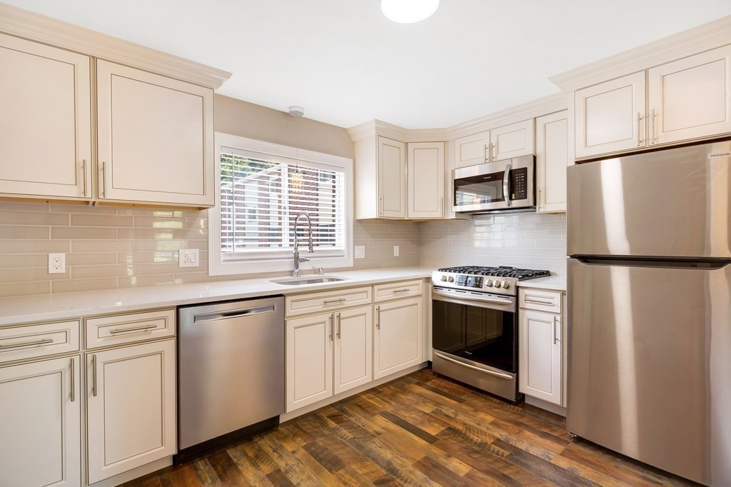 83 R Hobart Street, Unit D4 Danvers, MA 01923 - Photo 7 of 18 Gallery Image 7