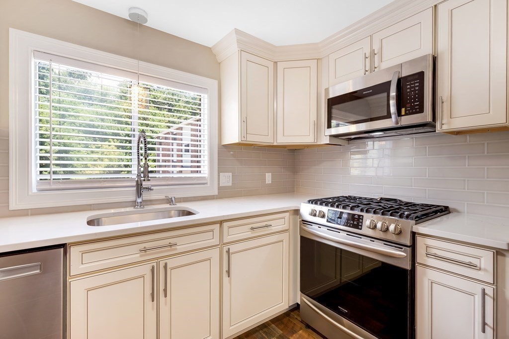 83 R Hobart Street, Unit D4 Danvers, MA 01923 - Photo 8 of 18 Gallery Image 8