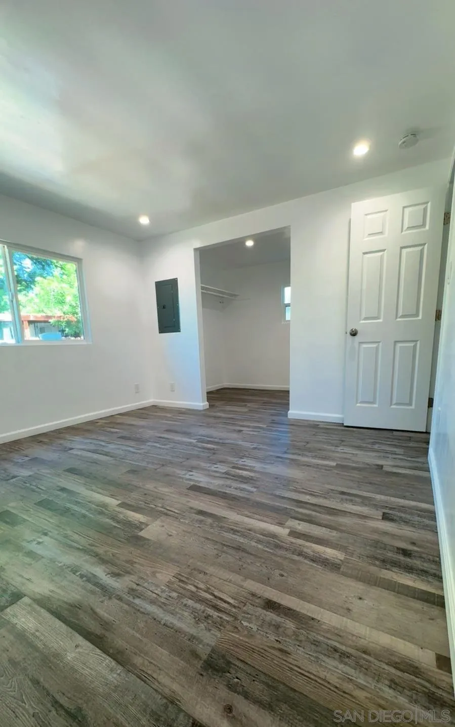 10707 Jamacha Boulevard Spring Valley, CA 91978 - Photo 19 of 44 Gallery Image 19