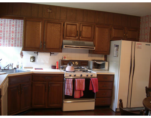 19 Pitman Drive Reading, MA 01867 - Photo 5 of 9