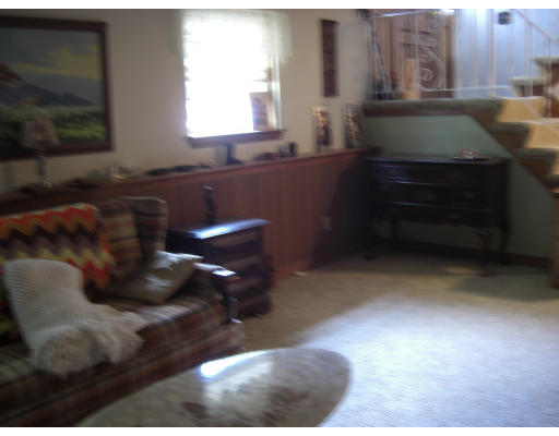 19 Pitman Drive Reading, MA 01867 - Photo 8 of 9