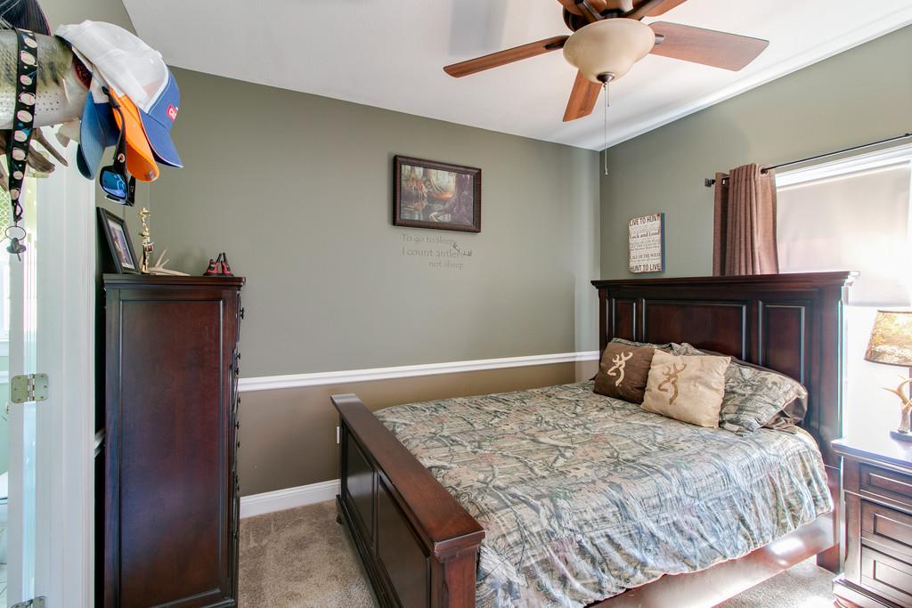 947 Bold Springs Road McEwen, TN 37101 - Photo 19 of 27 Guest bedroom