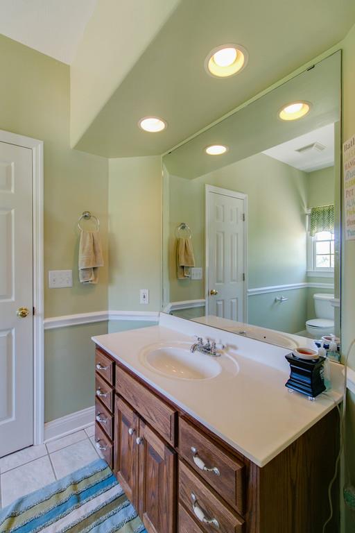 947 Bold Springs Road McEwen, TN 37101 - Photo 20 of 27 Jack and Jill Bath