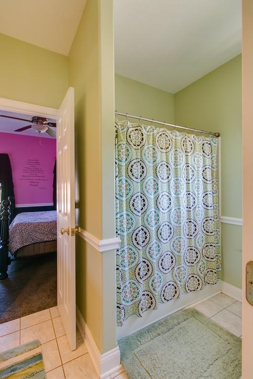 947 Bold Springs Road McEwen, TN 37101 - Photo 21 of 27 Jack and jill bath