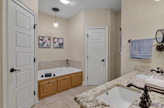 $285,000 | 9041 Willow Point Drive, Denham Springs, LA 70726