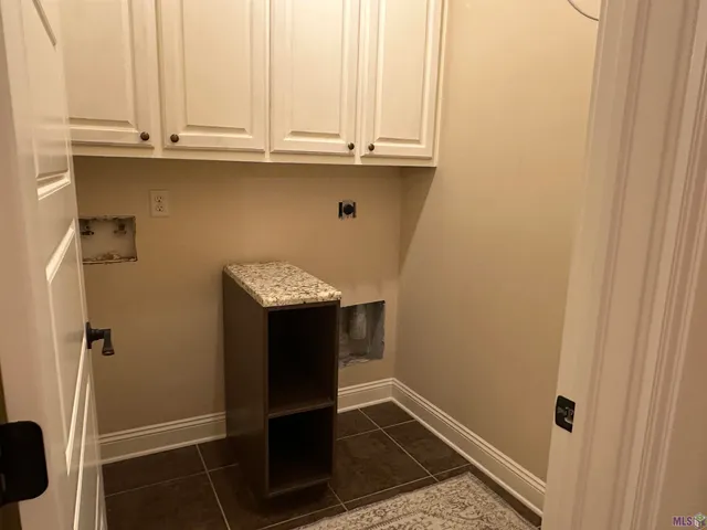 $295,000 | 9041 Willow Point Drive, Denham Springs, LA 70726