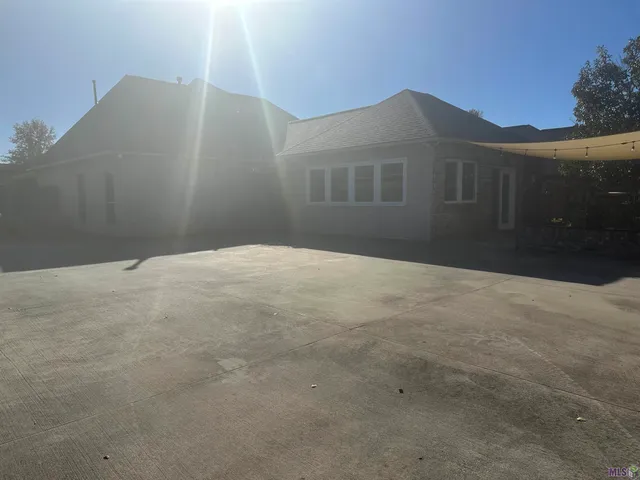 $295,000 | 9041 Willow Point Drive, Denham Springs, LA 70726