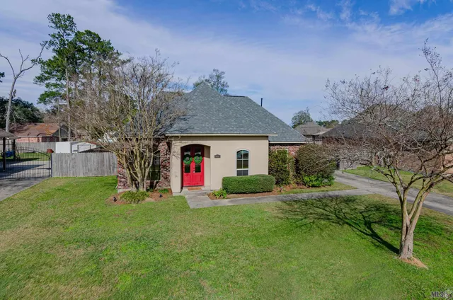 $285,000 | 9041 Willow Point Drive, Denham Springs, LA 70726