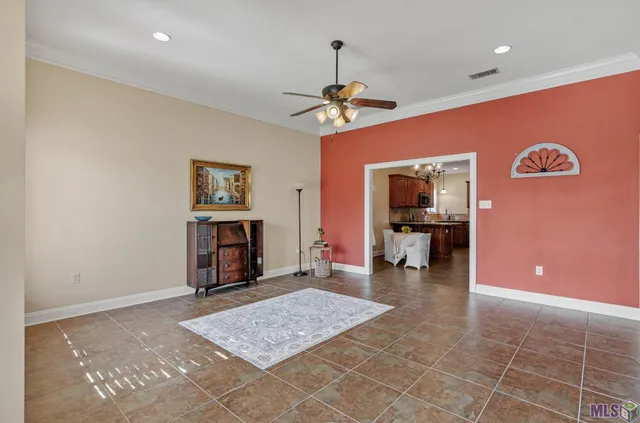 $285,000 | 9041 Willow Point Drive, Denham Springs, LA 70726