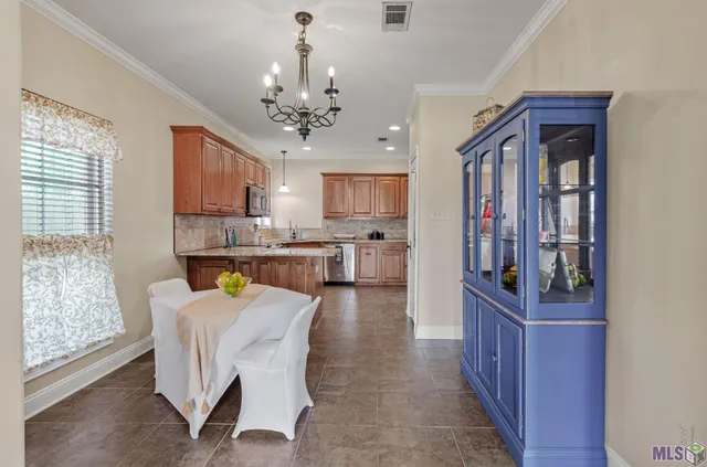 $285,000 | 9041 Willow Point Drive, Denham Springs, LA 70726