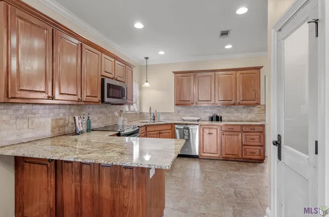 $285,000 | 9041 Willow Point Drive, Denham Springs, LA 70726