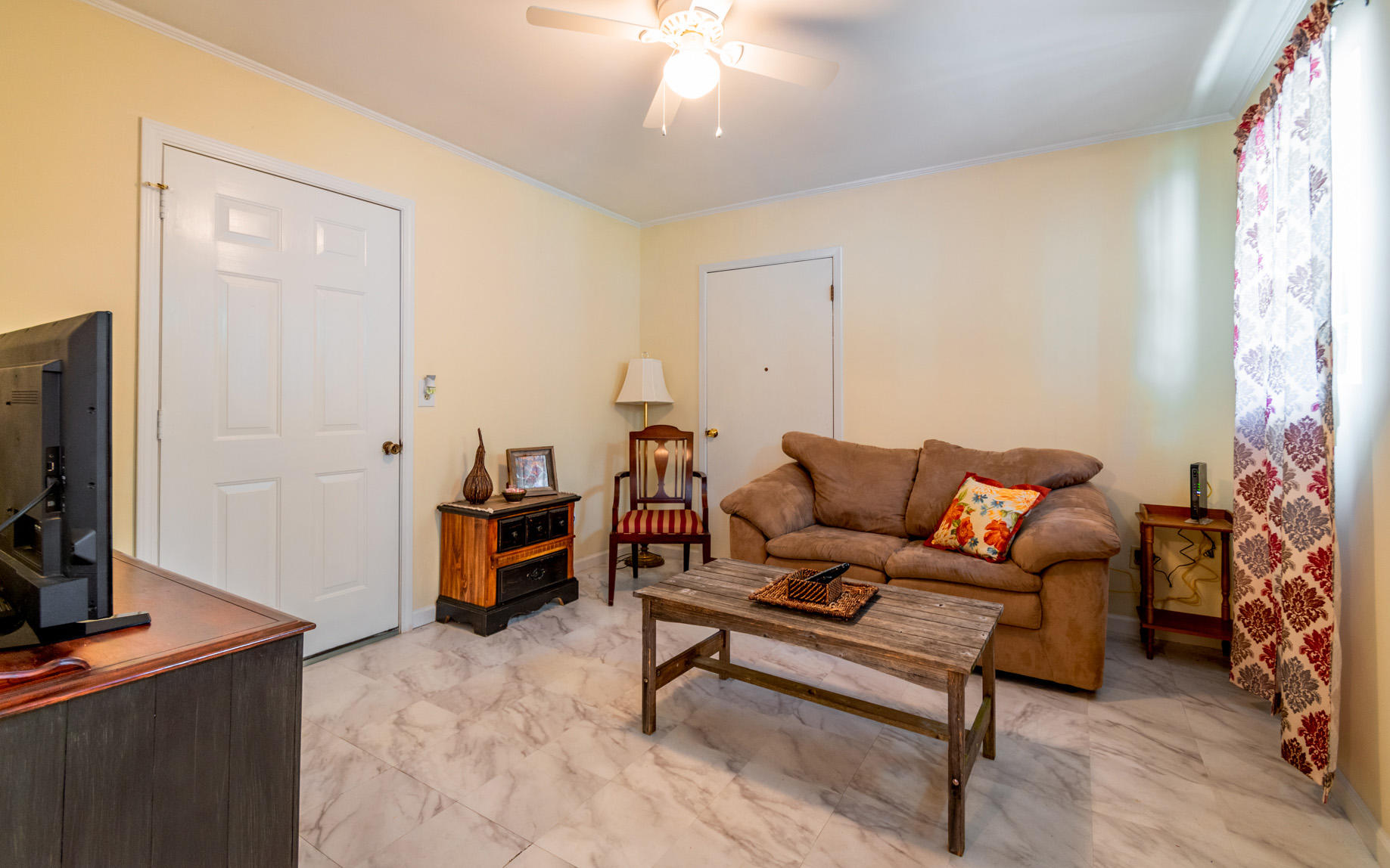 6307 Ooltewah Georgetown Road Ooltewah, TN 37363 - Photo 15 of 29 Inlaw sitting area
