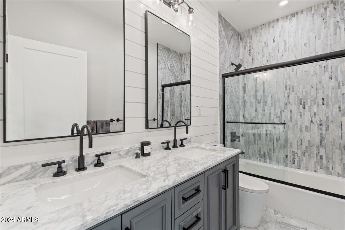 4137 East Earll Drive Phoenix, AZ 85018 - Photo 40 of 54 54-Bathroom