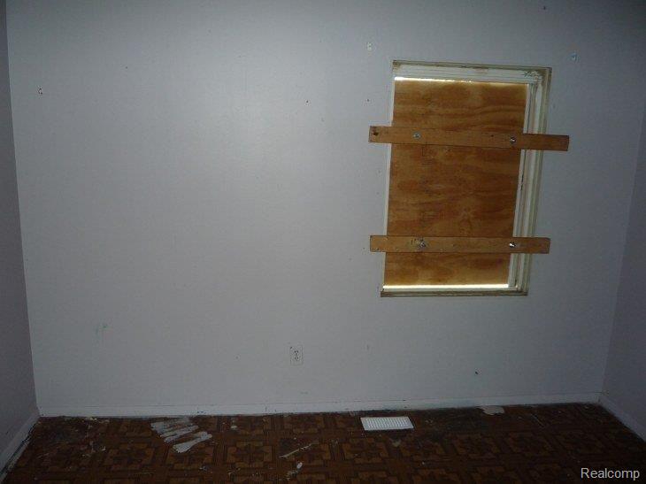 4033 Ash Street Inkster, MI 48141 - Photo 5 of 11 BEDROOM 1