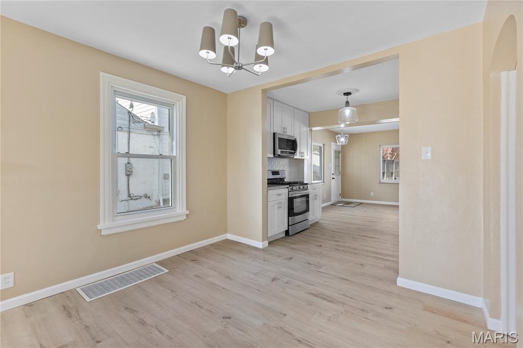 8257 Watson Road St. Louis, MO 63119 - Photo 5 of 29