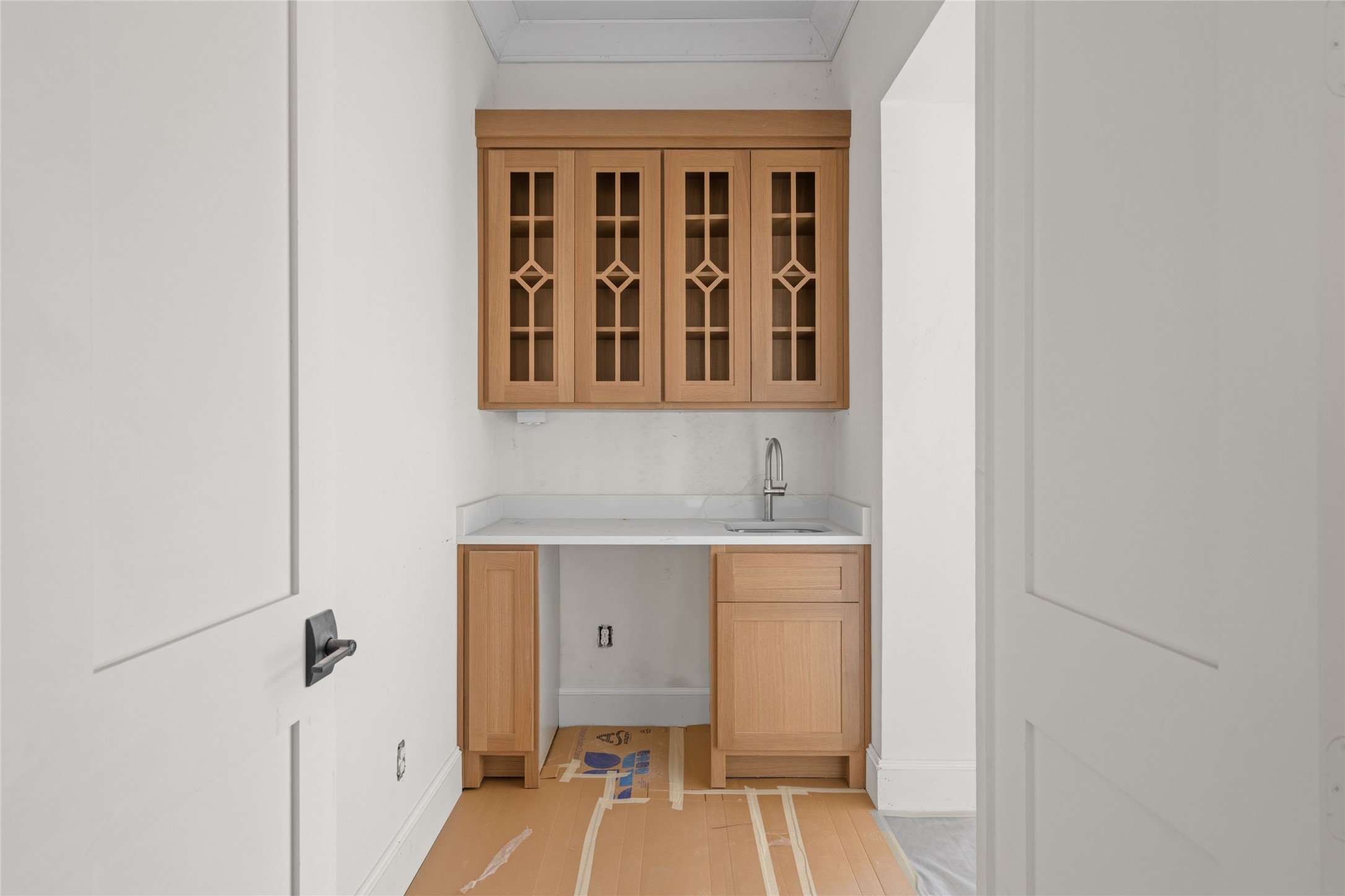 3406 Rice Boulevard Houston, TX 77005 - Photo 6 of 9 a view of a bathroom with a sink and a window