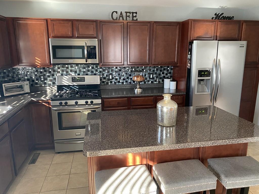 243 Cambridge Street Fall River, MA 02721 - Photo 8 of 25 Gallery Image 8
