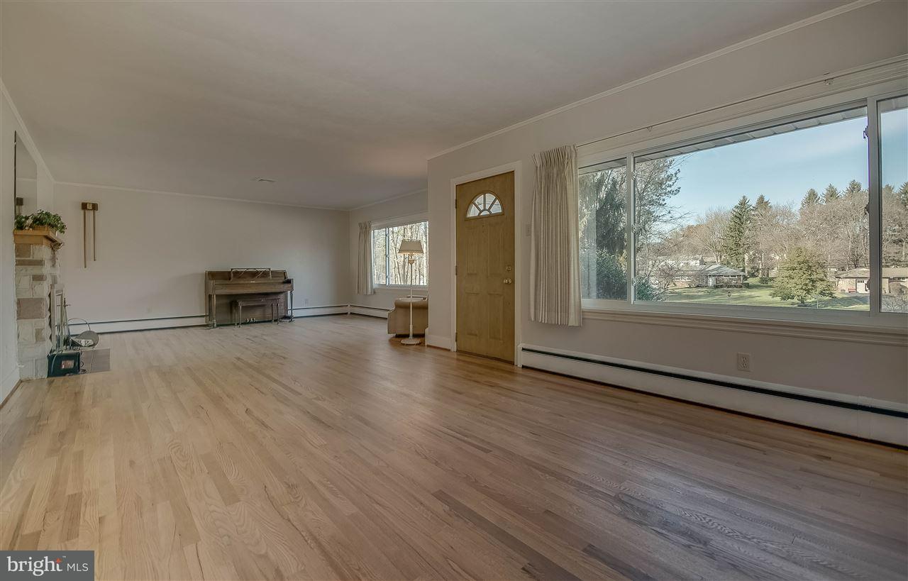 1501 Knollcrest Road Harrisburg, PA 17112 - Photo 2 of 23 Gallery Image 2