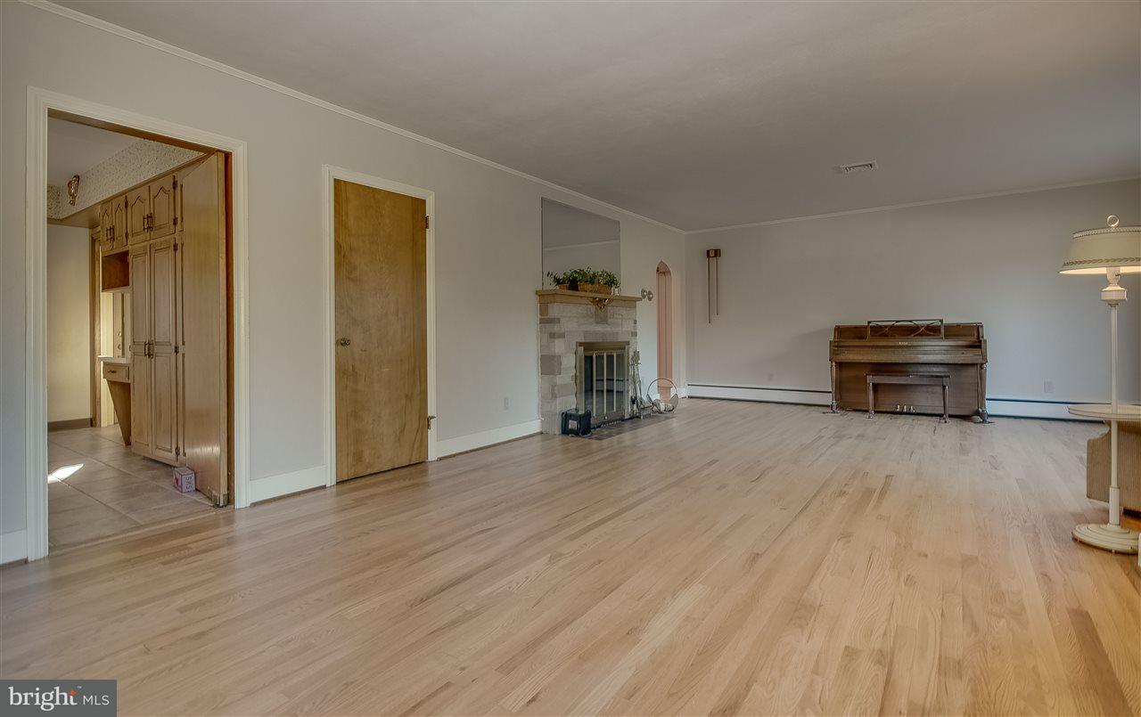 1501 Knollcrest Road Harrisburg, PA 17112 - Photo 3 of 23 Gallery Image 3