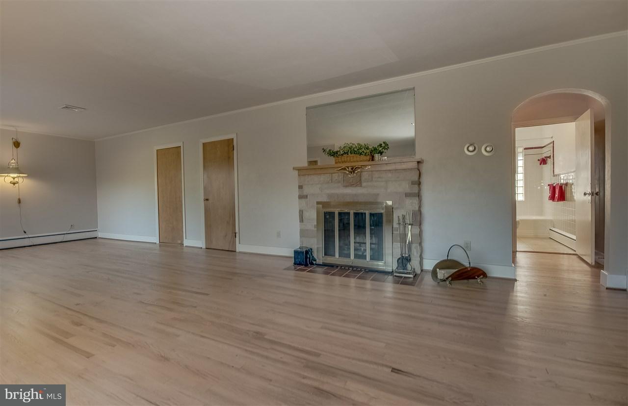 1501 Knollcrest Road Harrisburg, PA 17112 - Photo 4 of 23 Gallery Image 4