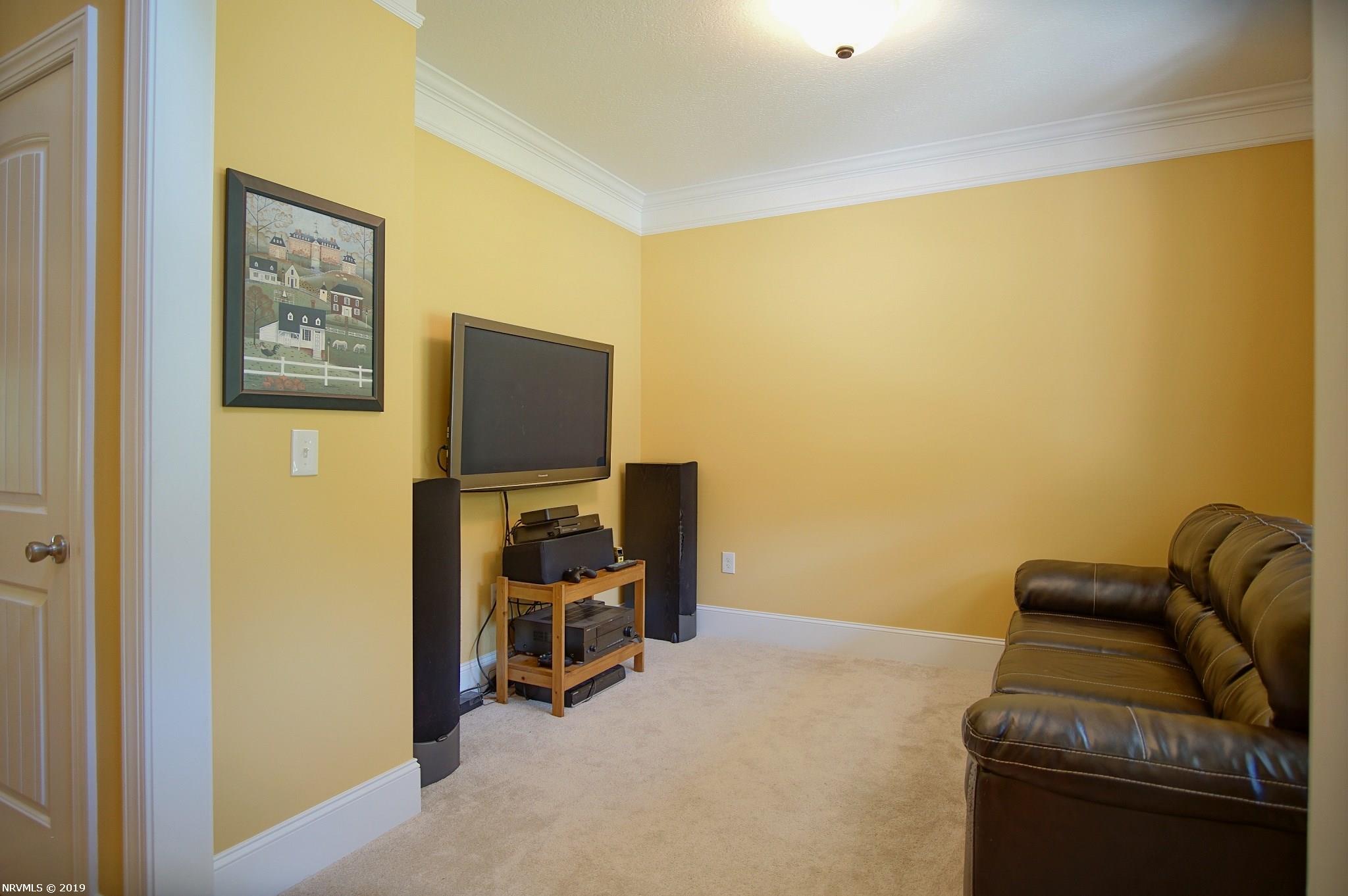 1913 Shadow Lake Road Blacksburg, VA 24060 - Photo 6 of 61 Gallery Image 6