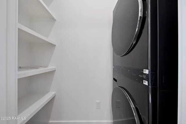 $1,975 | 210 Steiner Oaks, Lafayette, LA 70508